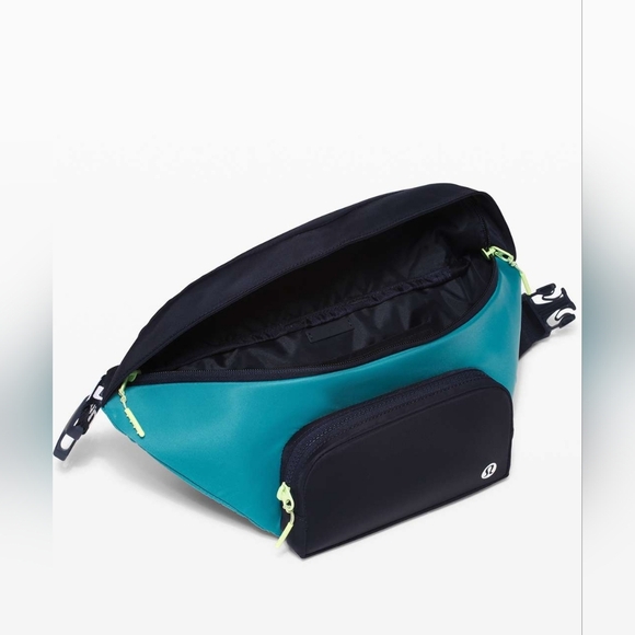 Lululemon The Rest is Written Belt Bag *3L True Navy / Hawaiian Blue - Picture 5 of 8